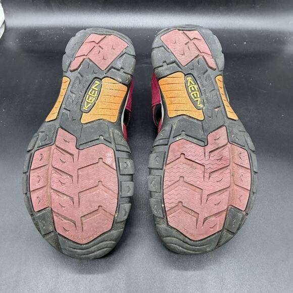 Keen Newport H2 Closed Toe Water Sandals Red Black Women's Size 9.5 - Picture 6 of 6